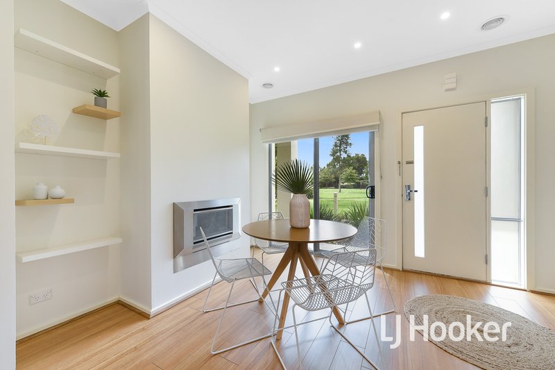 Photo - 6/11 Howqua Place, Pakenham VIC 3810 - Image 5