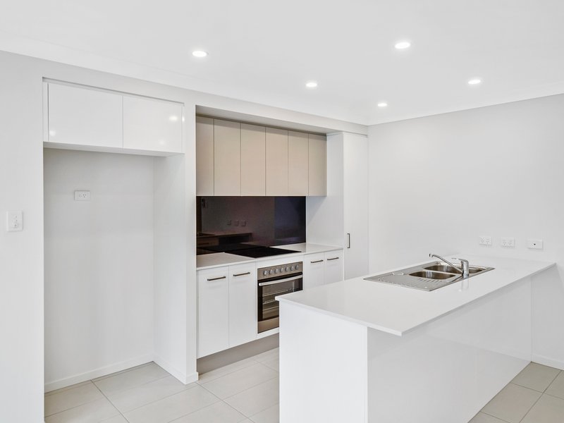 Photo - 61/1 Isla Street, Pimpama QLD 4209 - Image 4