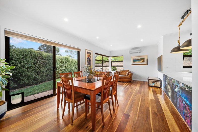 Photo - 6/11 Mathieson Crescent, Weetangera ACT 2614 - Image 3