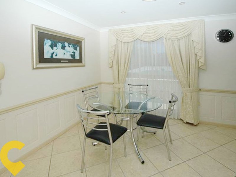 Photo - 6/11 Prince Edward Parade, Redcliffe QLD 4020 - Image 4