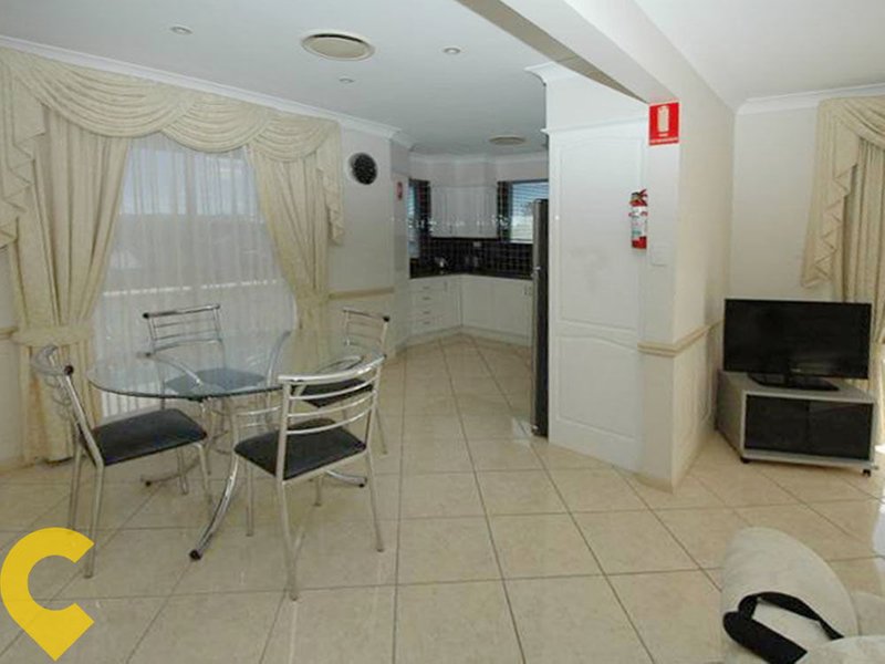 Photo - 6/11 Prince Edward Parade, Redcliffe QLD 4020 - Image 8