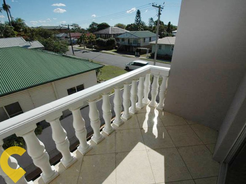 Photo - 6/11 Prince Edward Parade, Redcliffe QLD 4020 - Image 9