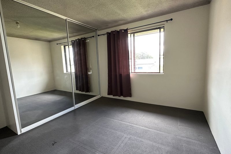 Photo - 6/11 Ulverstone Street, Fairfield NSW 2165 - Image 12