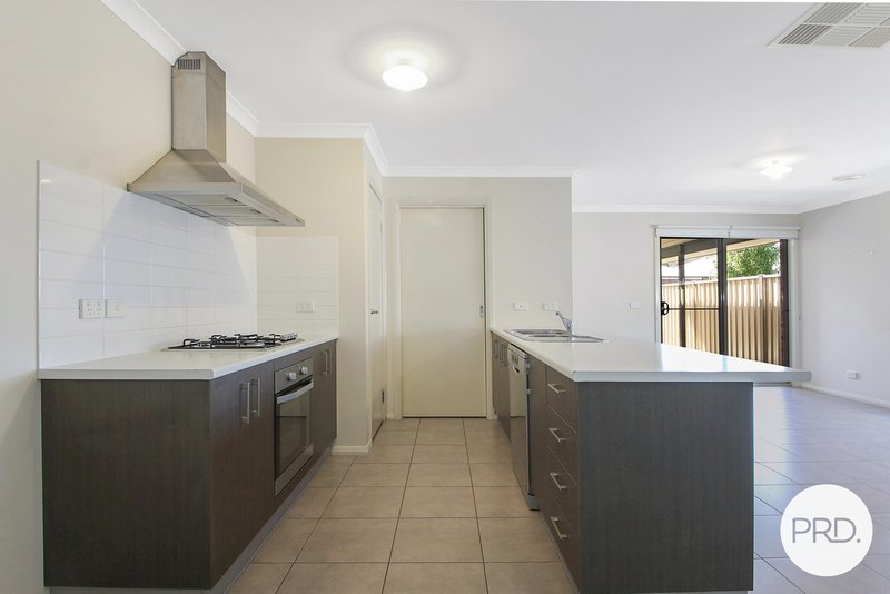 Photo - 6/110 Greta Drive, Hamilton Valley NSW 2641 - Image 2