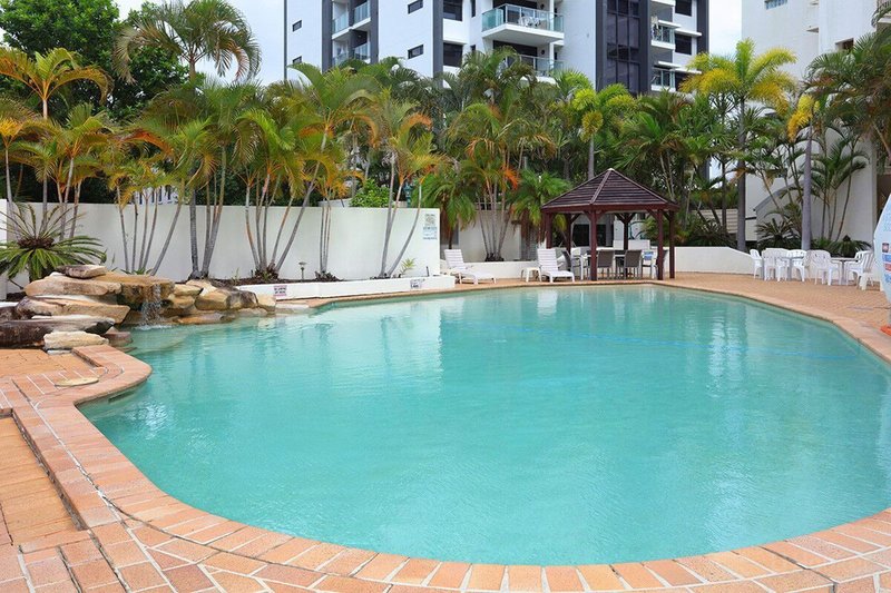 Photo - 61/106 Marine Parade, Southport QLD 4215 - Image 12