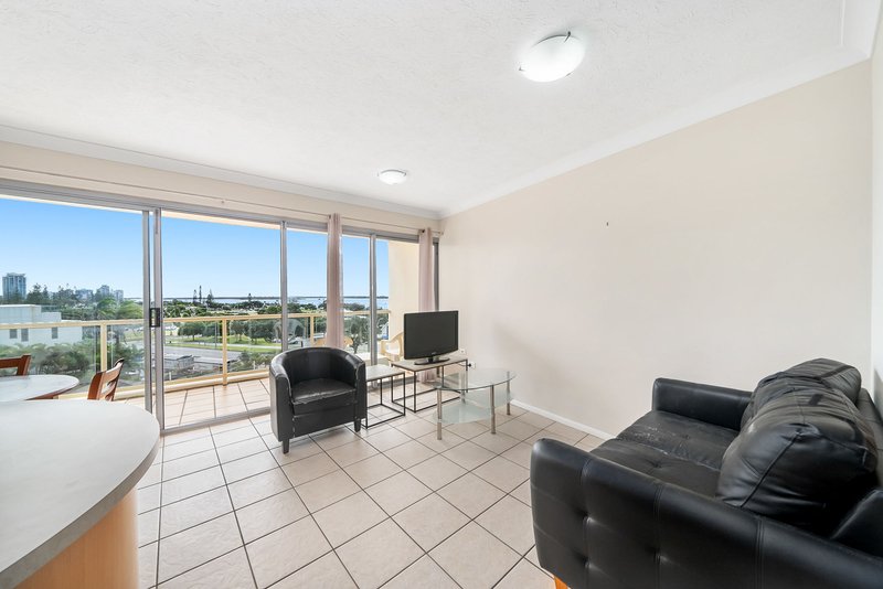 Photo - 61/106 Marine Parade, Southport QLD 4215 - Image 7