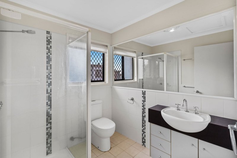 Photo - 6/111 Barbaralla Drive, Springwood QLD 4127 - Image 5
