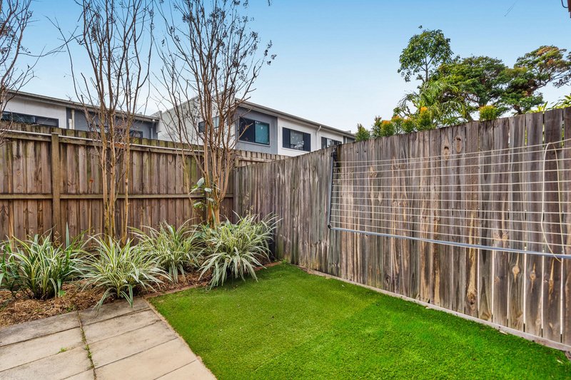 Photo - 6/111 Barbaralla Drive, Springwood QLD 4127 - Image 6