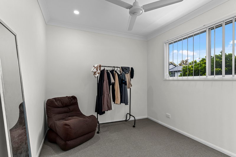 Photo - 61/11 Emerald Place, Bridgeman Downs QLD 4035 - Image 11