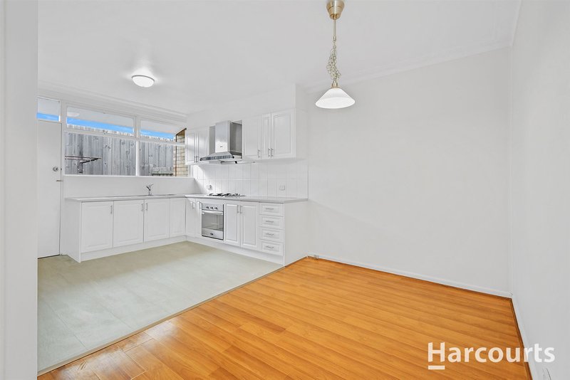 Photo - 6/111 Kenmare Street, Mont Albert North VIC 3129 - Image 2