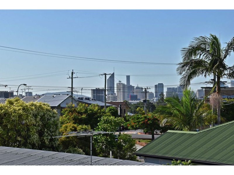 Photo - 6/111 Kirkland Avenue, Coorparoo QLD 4151 - Image 2