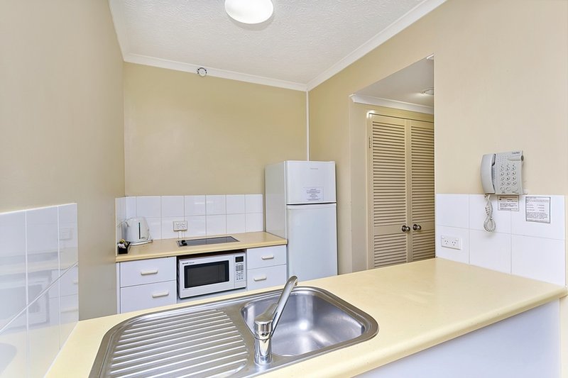 Photo - 61/129 Oleander Street, Holloways Beach QLD 4878 - Image 3