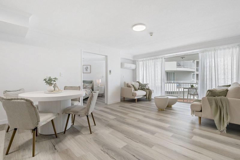 Photo - 61/132-138 Ferny Avenue, Surfers Paradise QLD 4217 - Image 3