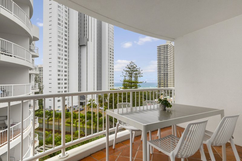 Photo - 61/132-138 Ferny Avenue, Surfers Paradise QLD 4217 - Image 4