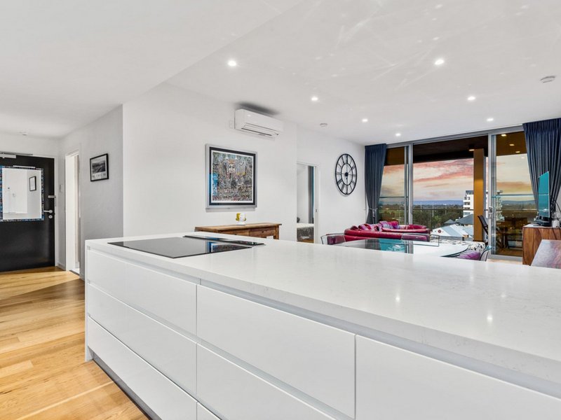 Photo - 611/9 Tully Road, East Perth WA 6004 - Image 3