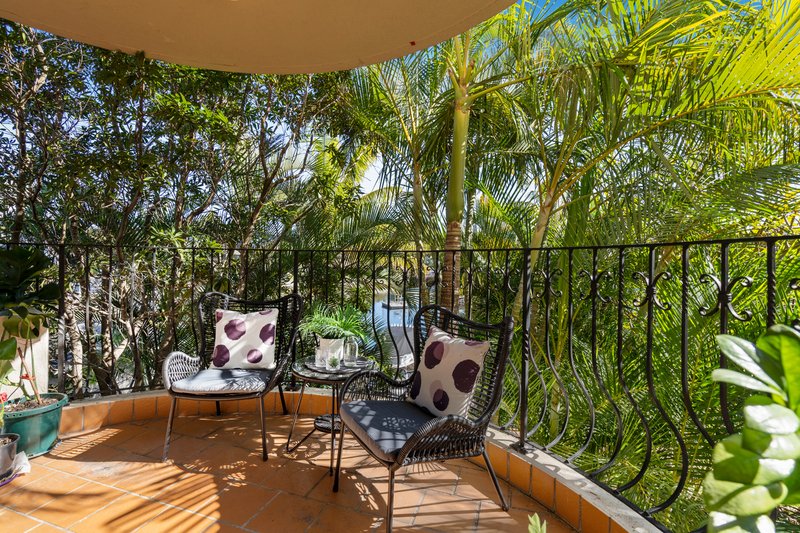 Photo - 6/12 Canal Avenue, Runaway Bay QLD 4216 - Image 2