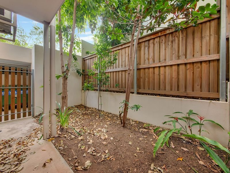 Photo - 6/12 Flinders Street, West Gladstone QLD 4680 - Image 14