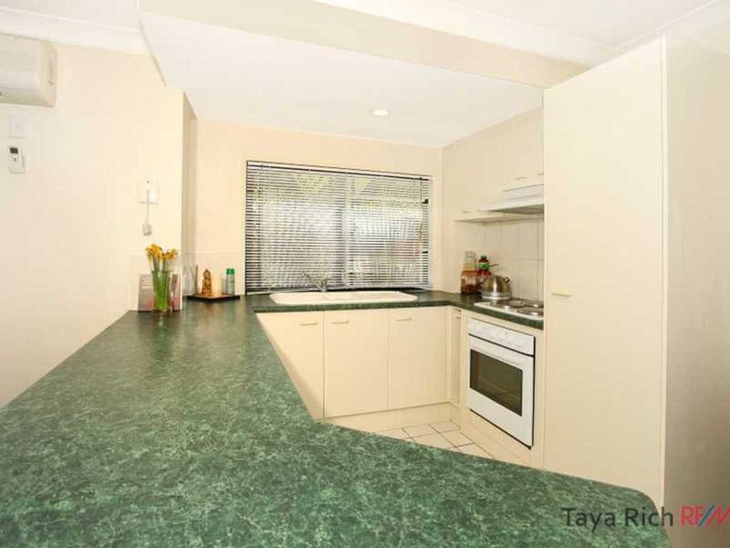 Photo - 6/120 Highfield Dr , Merrimac QLD 4226 - Image 8