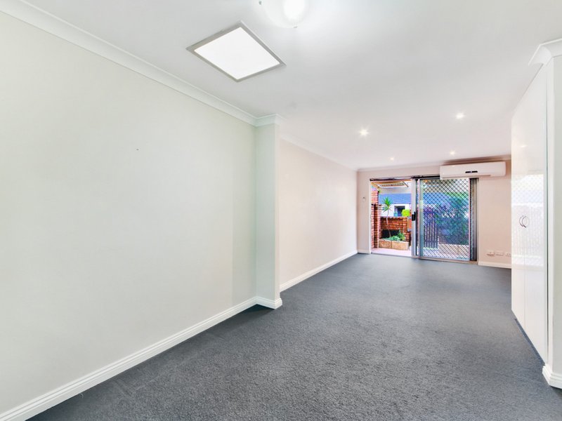 Photo - 6/121 Hayes Avenue, Yokine WA 6060 - Image 4