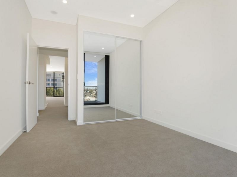 Photo - 612/14-18 Auburn Street, Wollongong NSW 2500 - Image 3