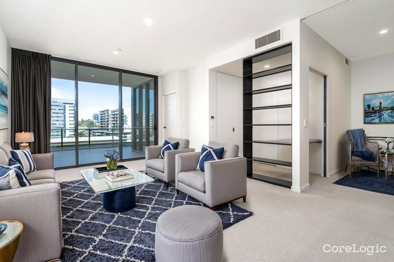 Photo - 612/2-4 Edmondstone Street, South Brisbane QLD 4101 - Image 3