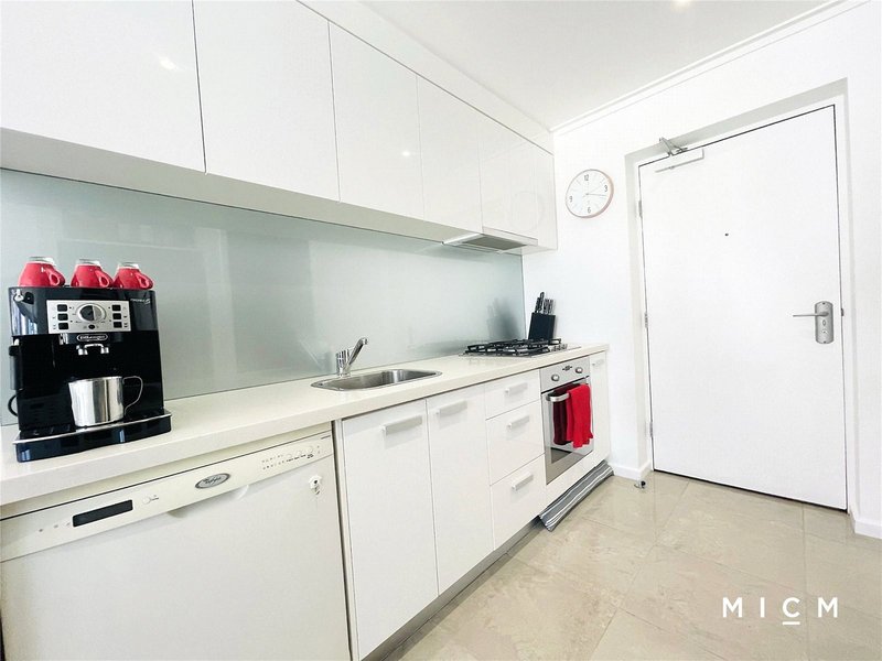 Photo - 612/58 Jeffcott Street, West Melbourne VIC 3003 - Image 3