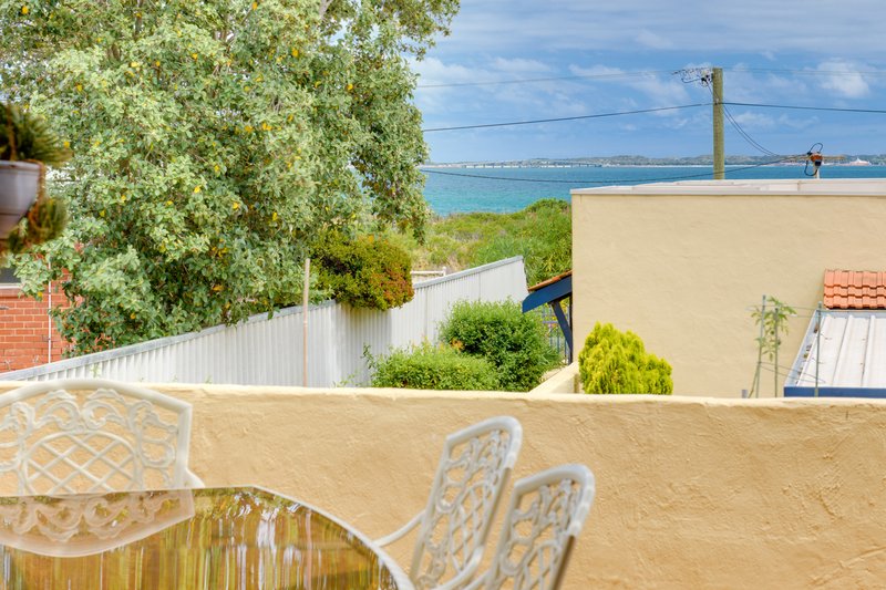 Photo - 6/127 Rockingham Beach Road, Rockingham WA 6168 - Image 5