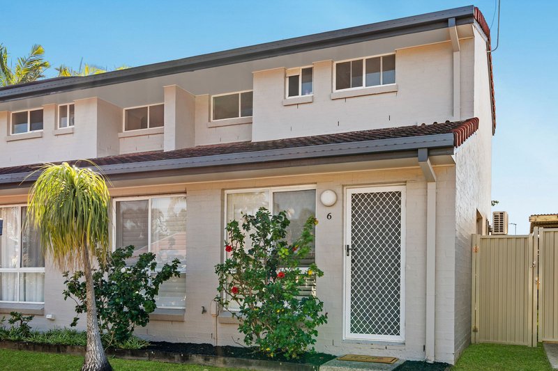 Photo - 6/13-17 Brown Street, Labrador QLD 4215 - Image 1
