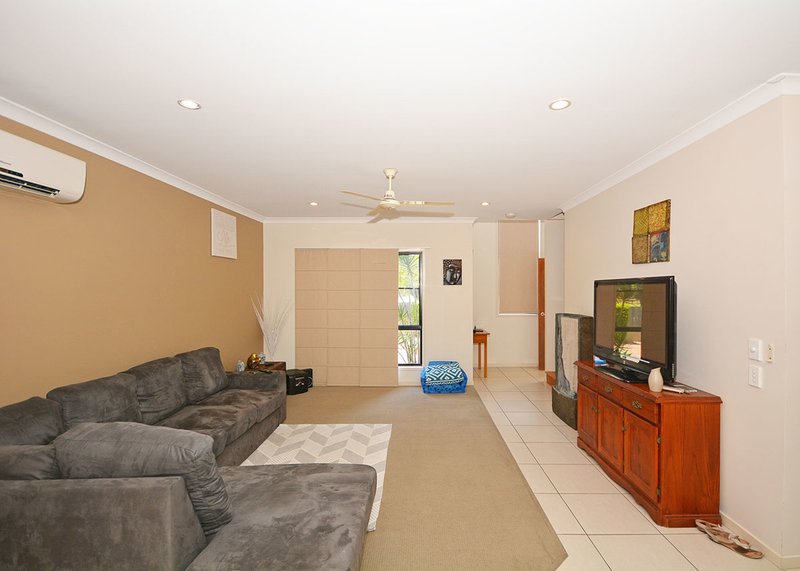 Photo - 6/13 Tavistock Street, Torquay QLD 4655 - Image 5