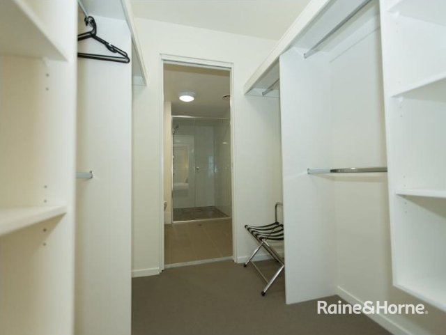 Photo - 61/30 Goondoon Street, Gladstone Central QLD 4680 - Image 7