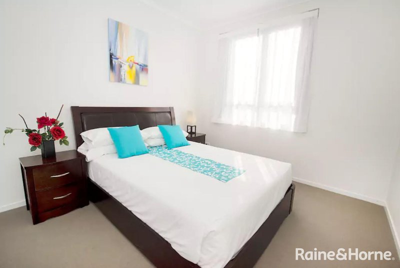 Photo - 61/30 Goondoon Street, Gladstone Central QLD 4680 - Image 9