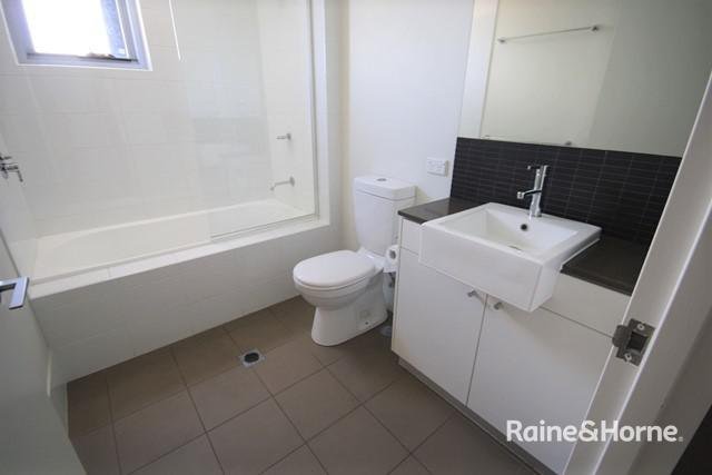 Photo - 61/30 Goondoon Street, Gladstone Central QLD 4680 - Image 10