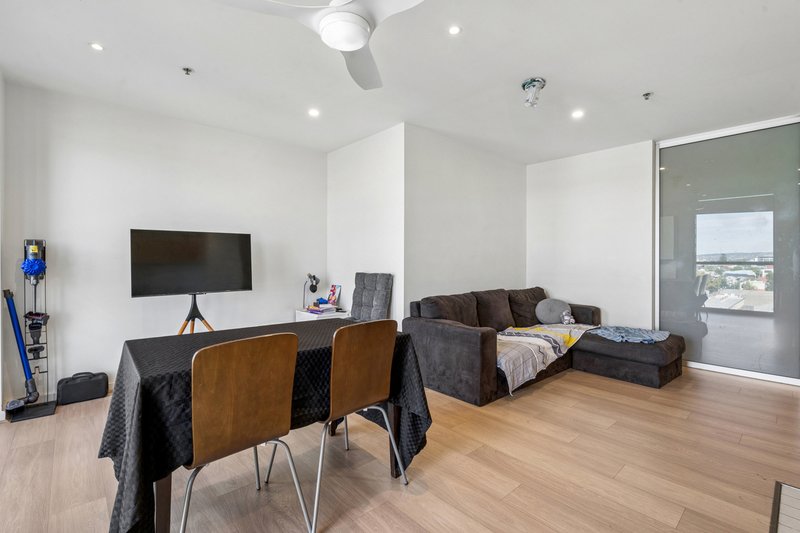 Photo - 613/10 Balfours Way, Adelaide SA 5000 - Image 5