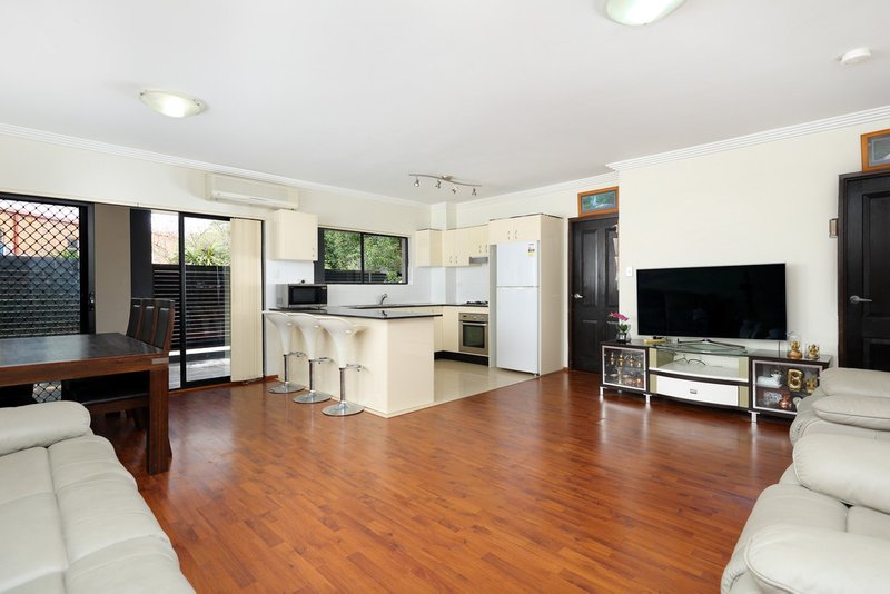 Photo - 6/133-137 Harrow Road, Kogarah NSW 2217 - Image 2