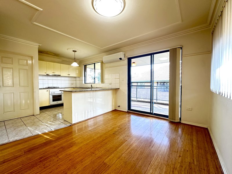 Photo - 6/14 Queens Road, Westmead NSW 2145 - Image 3