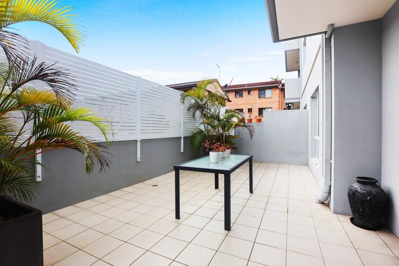 Photo - 6/15 Clark Street, Biggera Waters QLD 4216 - Image 4