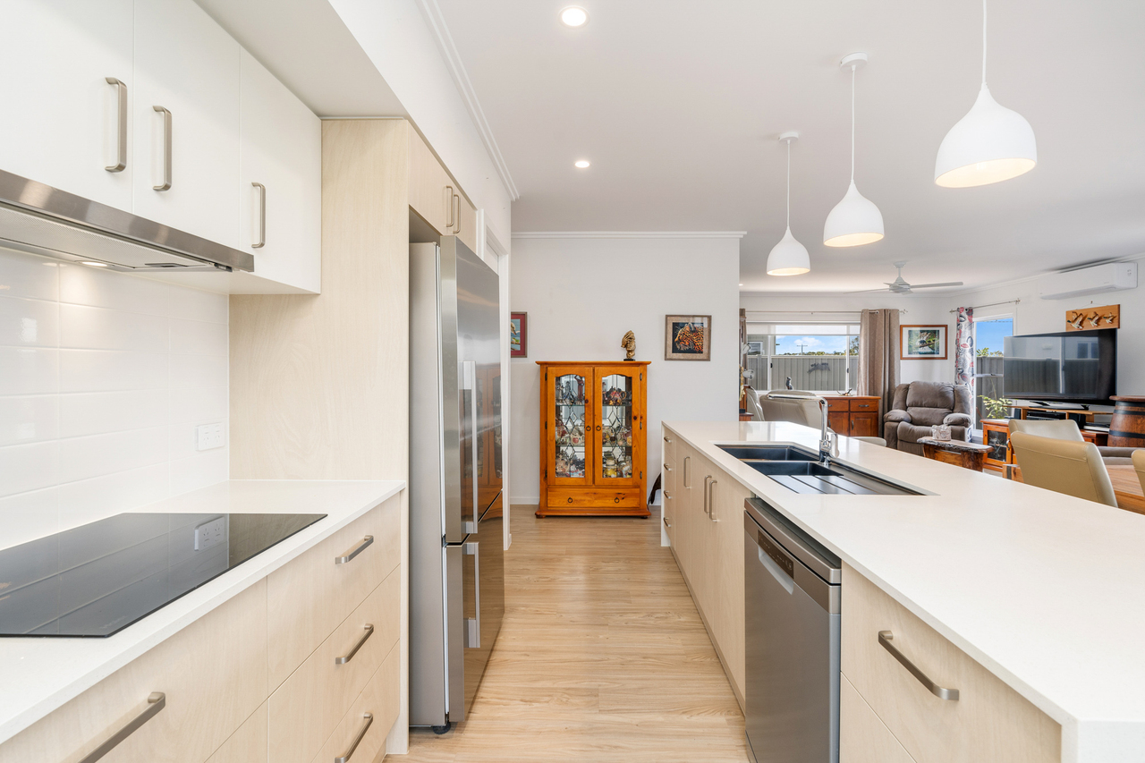 61 5 Serenity Drive, Eli Waters QLD 4655 - Image 3