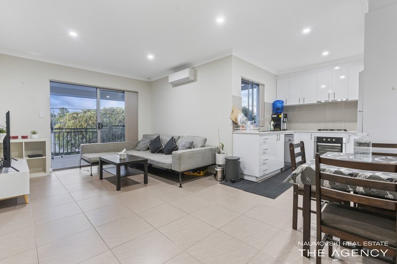 Photo - 6/150 Ravenswood Drive, Nollamara WA 6061 - Image 4