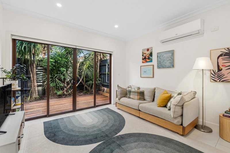 Photo - 6/16 Elsey Road, Reservoir VIC 3073 - Image 2