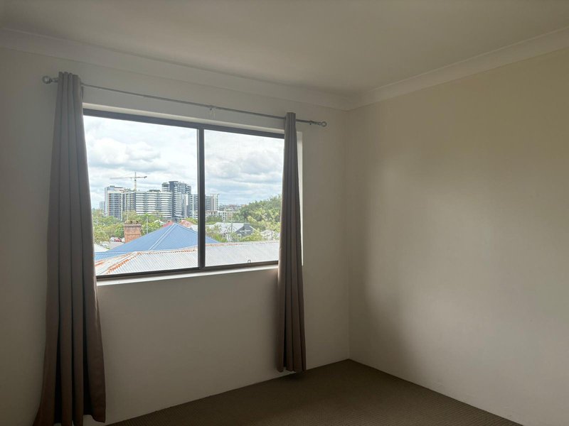 Photo - 6/16 Longlands Street, East Brisbane QLD 4169 - Image 7