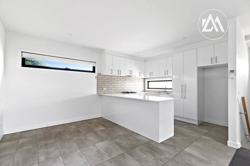 Photo - 6/16 Mereweather Avenue, Frankston VIC 3199 - Image 3