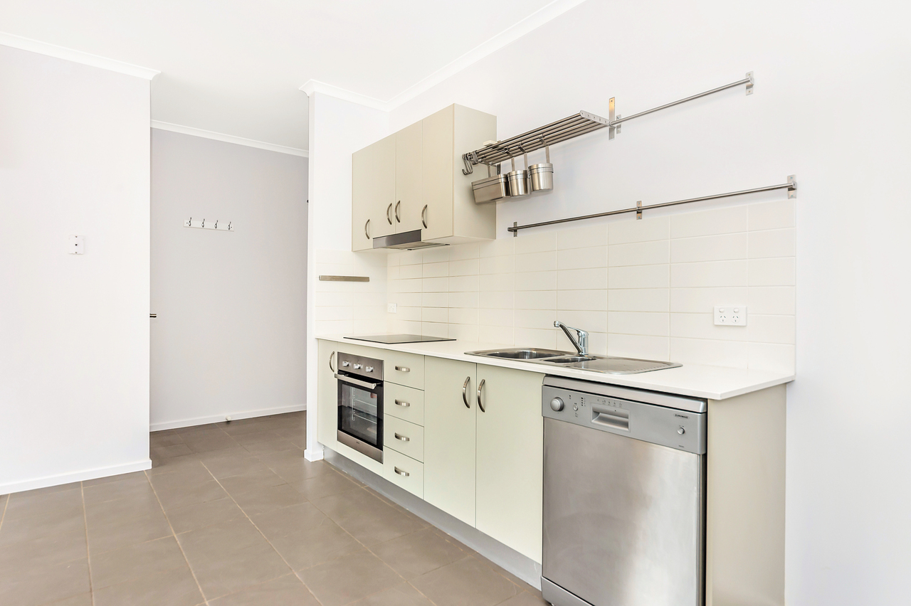 6/161 Uriarra Road, Crestwood, NSW 2620 - Image 3