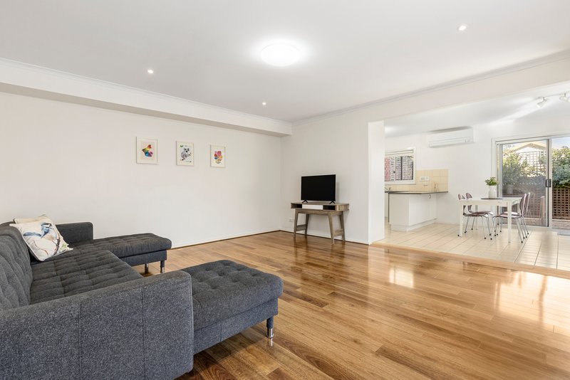 Photo - 6/166-168 Poath Road, Hughesdale VIC 3166 - Image 2