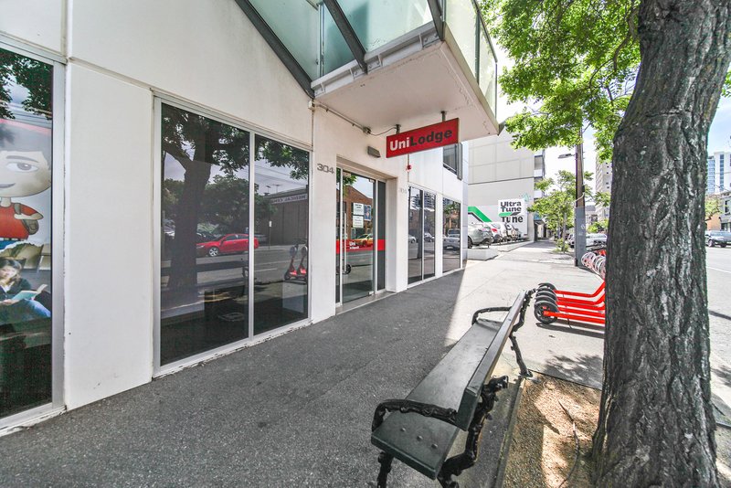 Photo - 617/304 Waymouth Street, Adelaide SA 5000 - Image 2