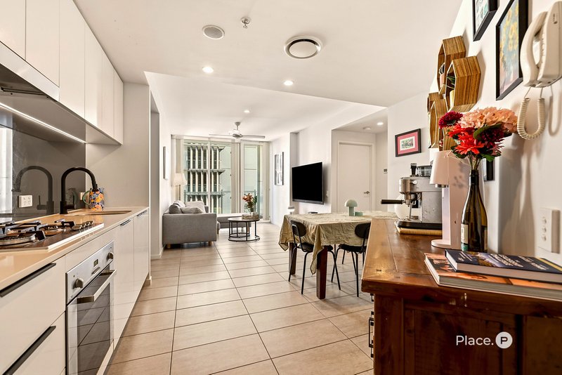 Photo - 617/977 Ann Street, Fortitude Valley QLD 4006 - Image 1