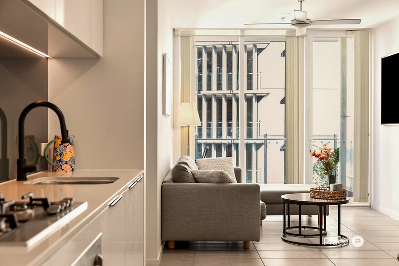 Photo - 617/977 Ann Street, Fortitude Valley QLD 4006 - Image 2