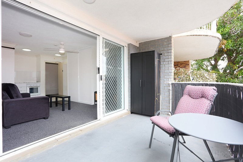 Photo - 6/18 Abalone Avenue, Paradise Point QLD 4216 - Image 4