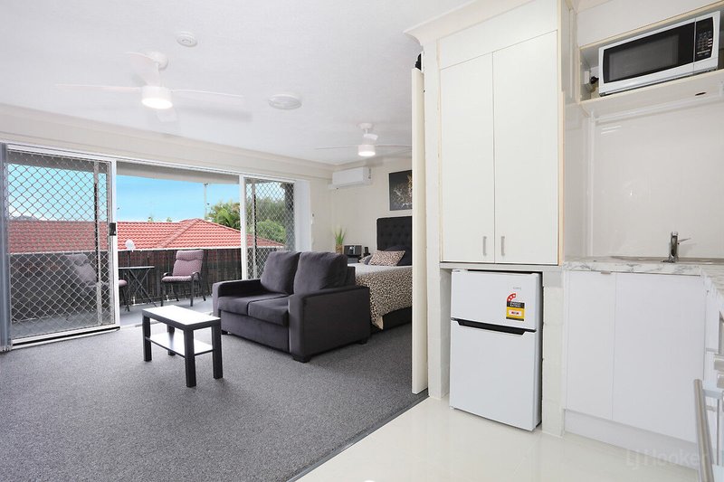 Photo - 6/18 Abalone Avenue, Paradise Point QLD 4216 - Image 5