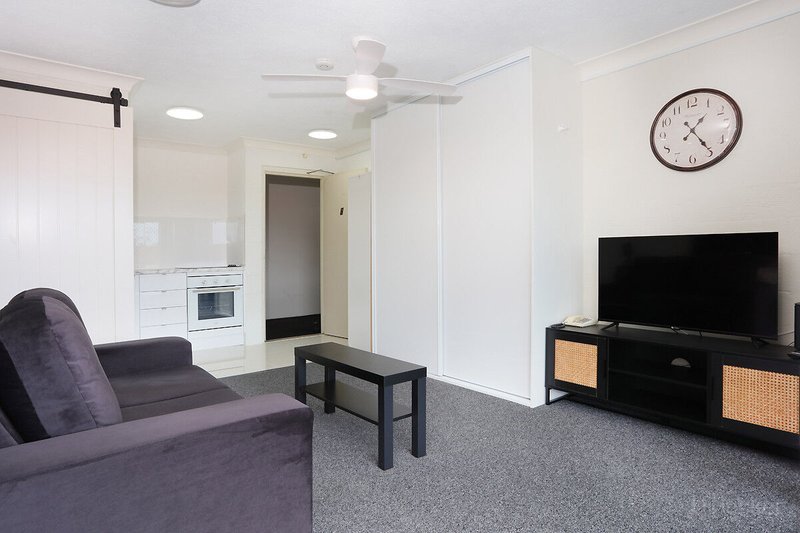 Photo - 6/18 Abalone Avenue, Paradise Point QLD 4216 - Image 8