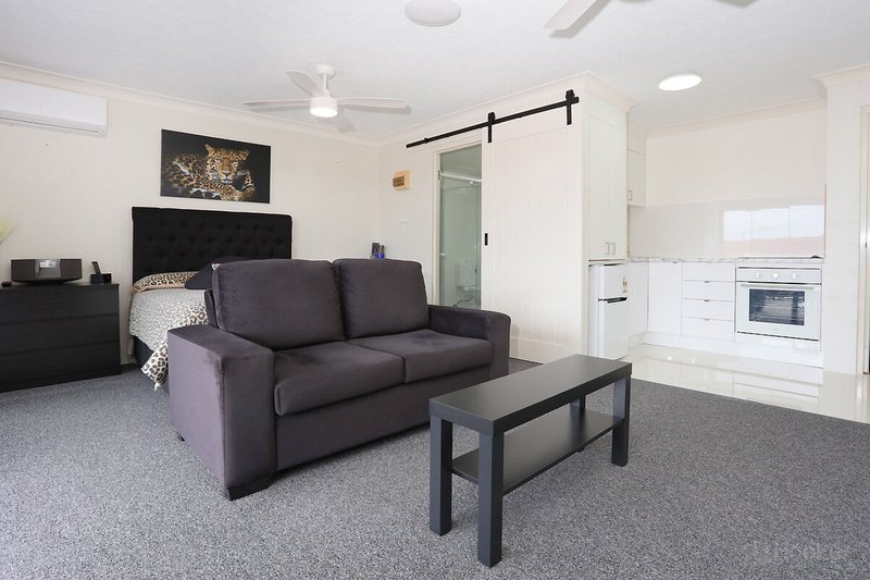 Photo - 6/18 Abalone Avenue, Paradise Point QLD 4216 - Image 9